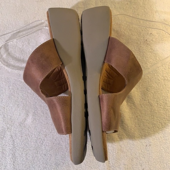 Easy Spirit Sandals Size 8W - Picture 4 of 7